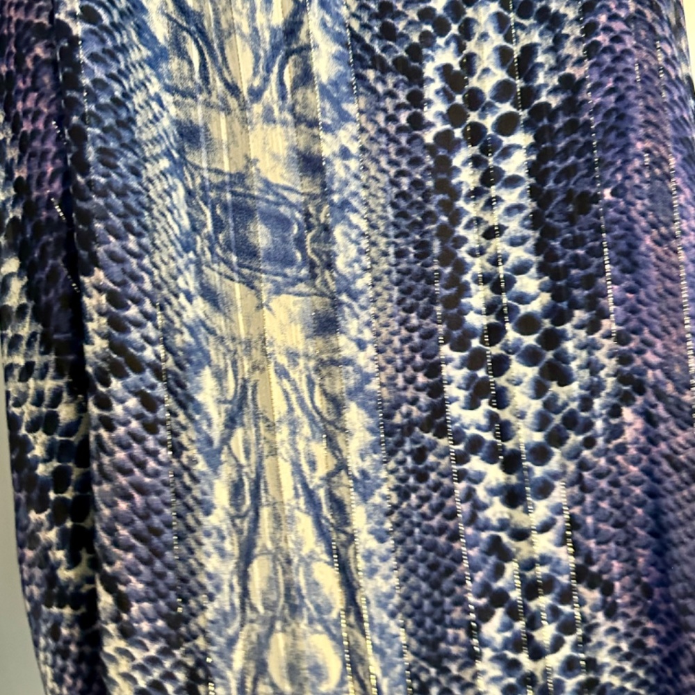 Vici Razorback Snake Pattern Top - image 4